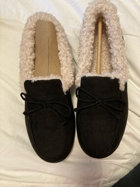 Vionic Black Moccasin Slippers with Cream Sherpa Lining